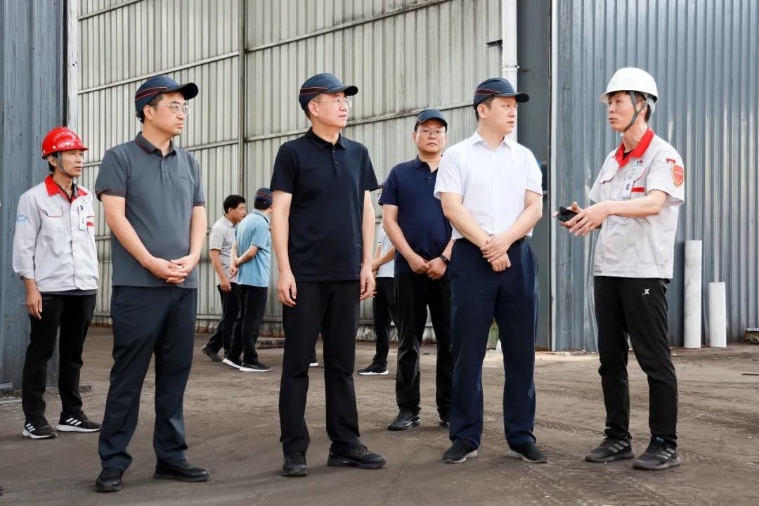 市委常委、副市長(zhǎng)、翼城縣委書(shū)記王淵到華翔（翼城）新材料科技園現(xiàn)場(chǎng)辦公
