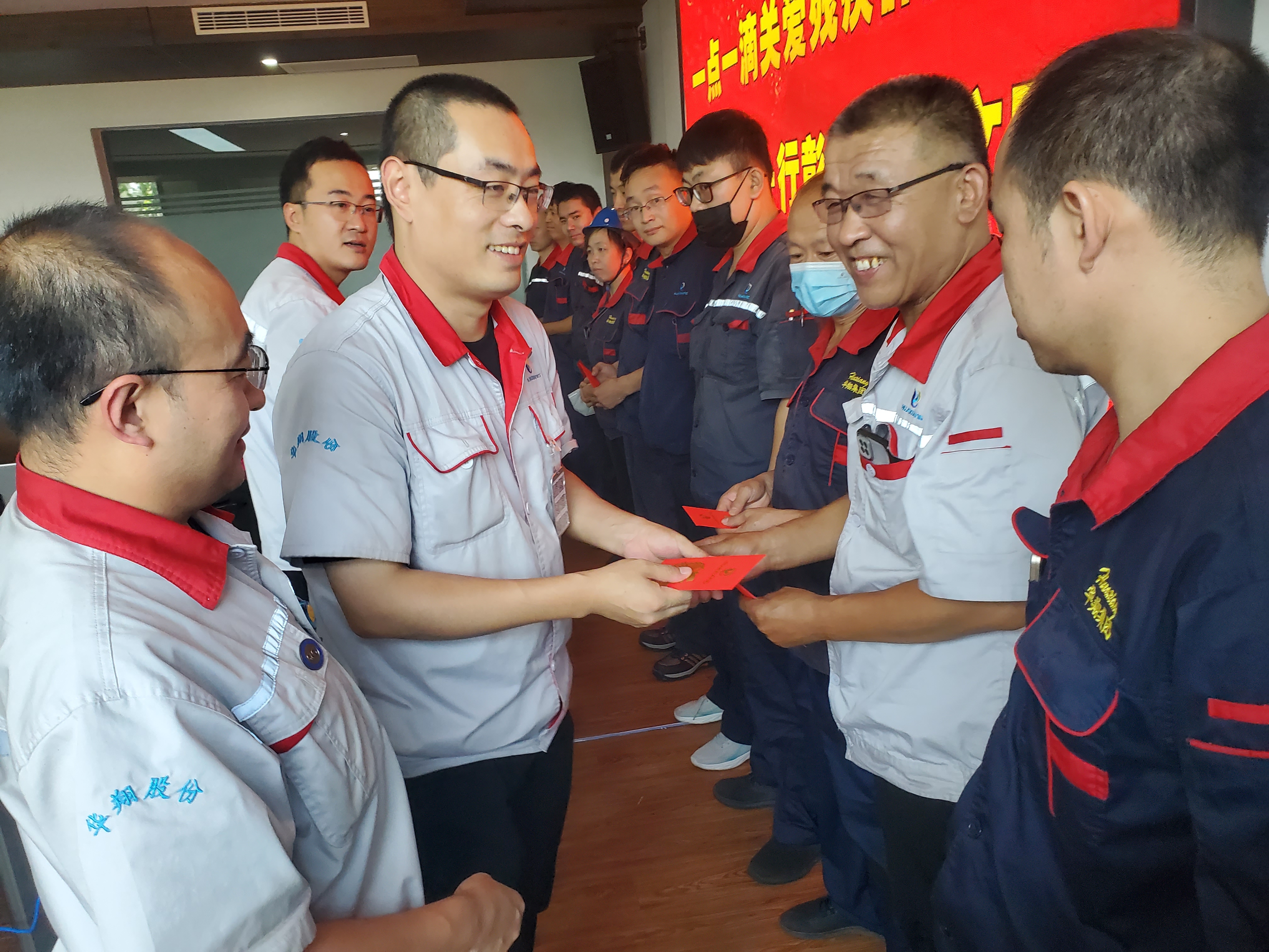 “扶殘助殘有你有我”，華翔很暖心！